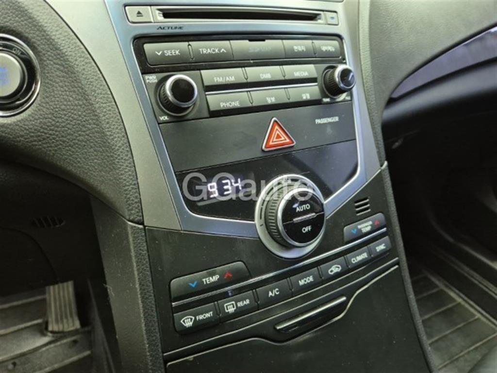 HYUNDAI Grandeur - Vista 10