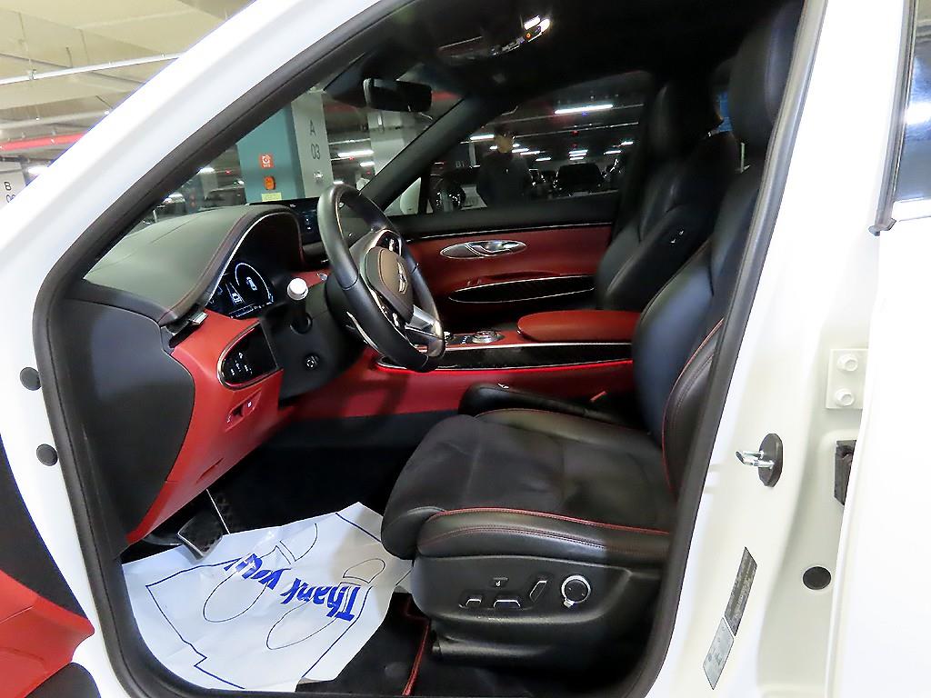 Genesis GV70 - Vista 6