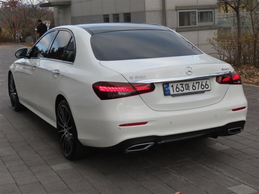 Mercedes Benz E class - Vista 7