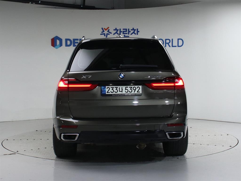 BMW X7 - Vista 4
