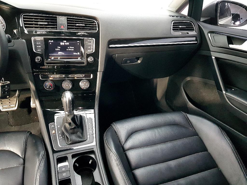 Volkswagen Golf - Vista 9