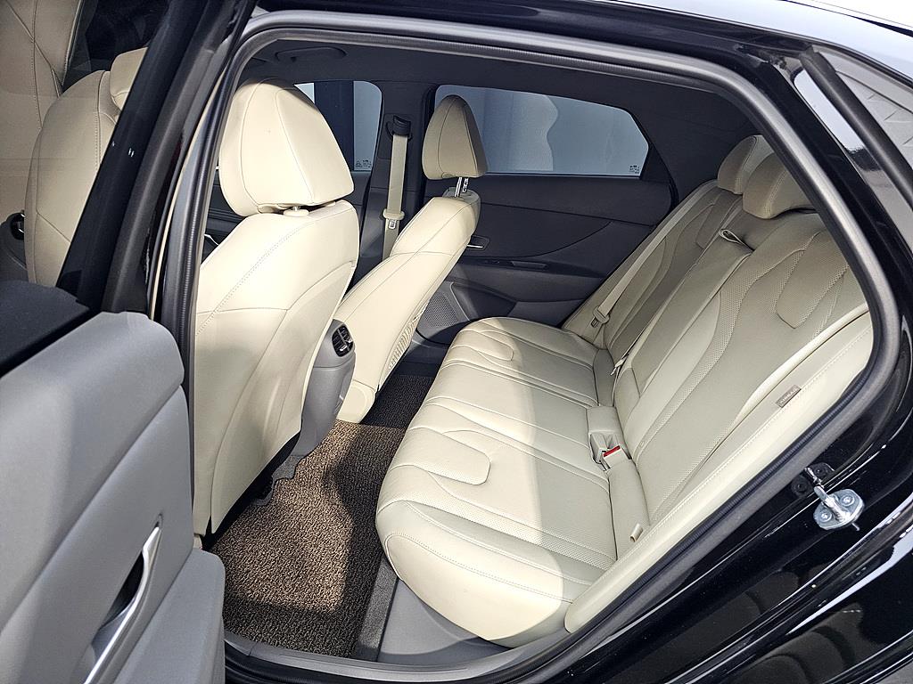 HYUNDAI Avante - Vista 9