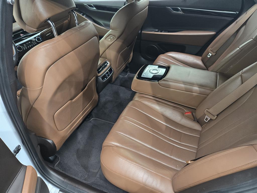 Genesis G80 - Vista 9