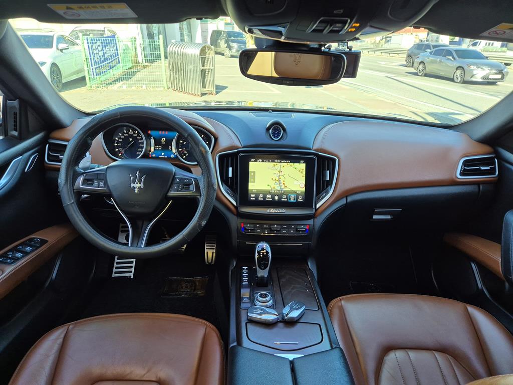 Maserati Ghibli - Vista 5