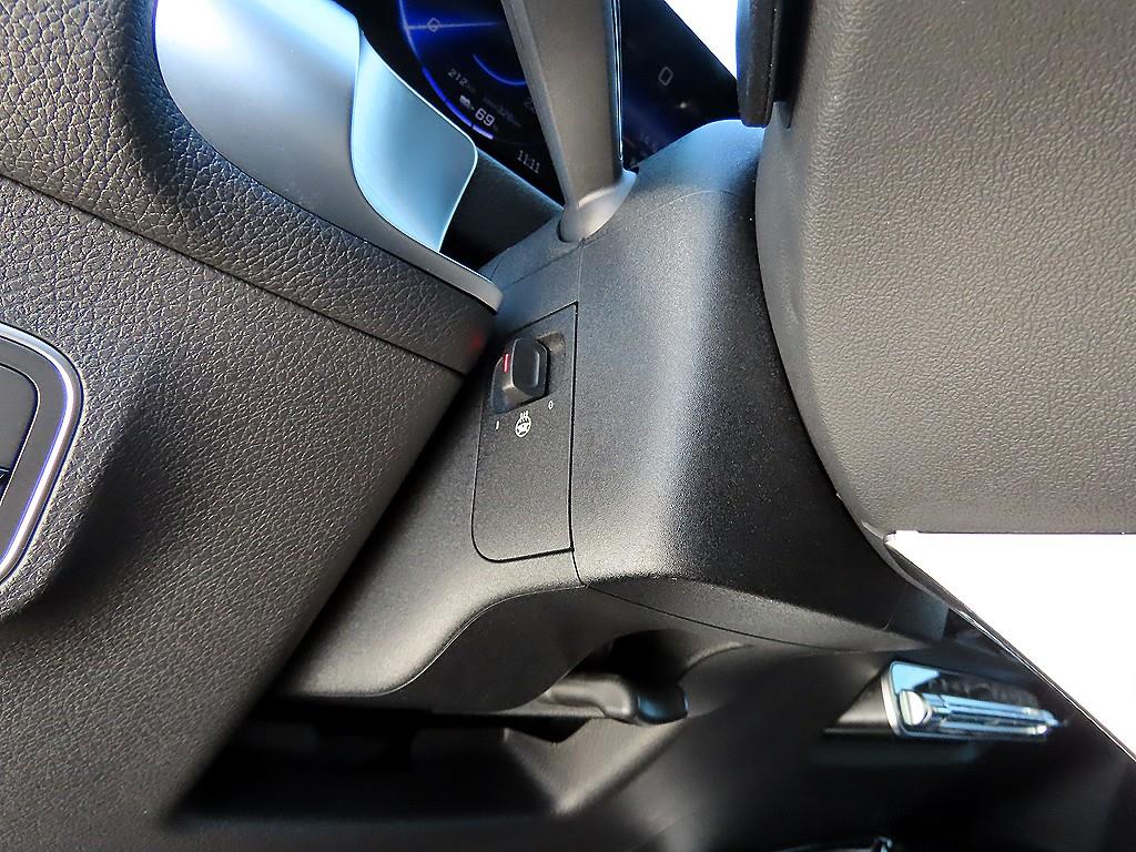 Mercedes Benz EQB - Vista 12