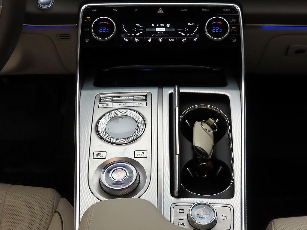 Genesis GV80 - Vista 9