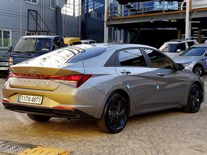 HYUNDAI Avante - Vista 8