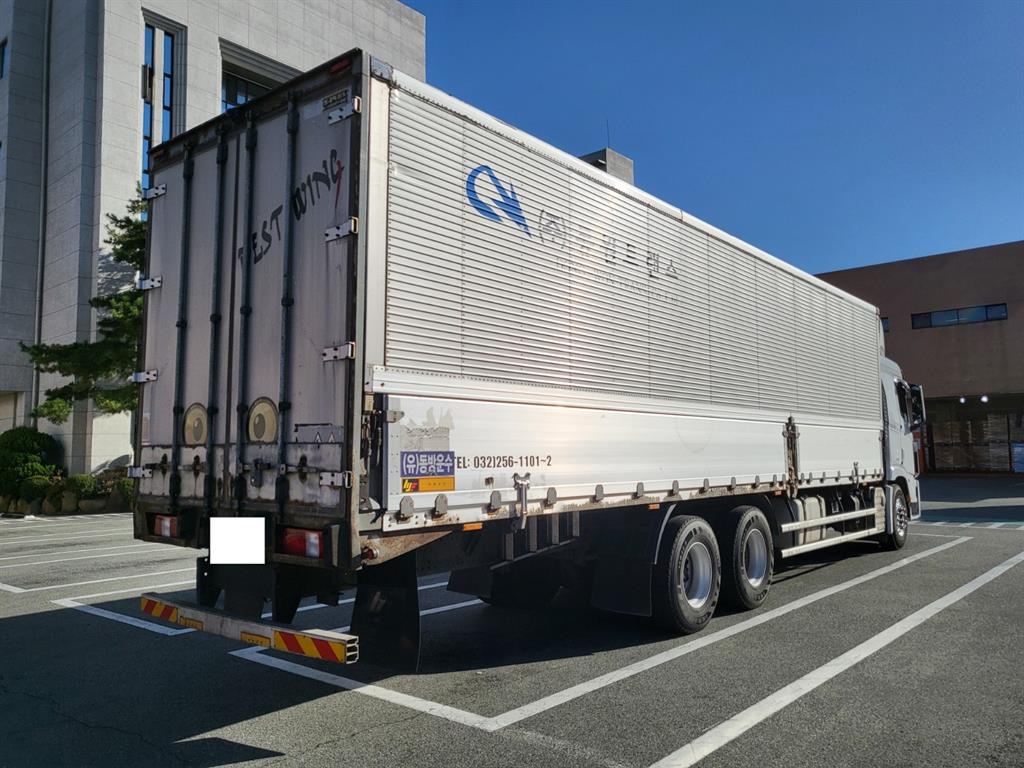 medium and large cargo truck - Vista 8