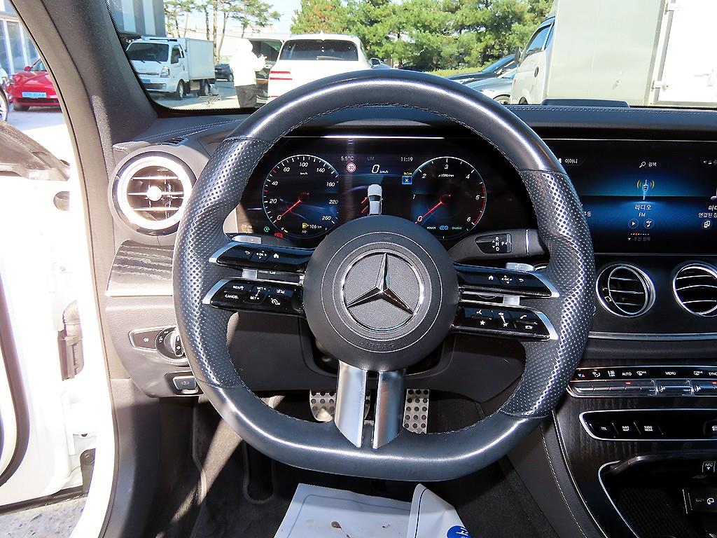 Mercedes Benz E class - Vista 8