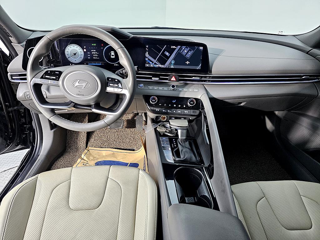 HYUNDAI Avante - Vista 5