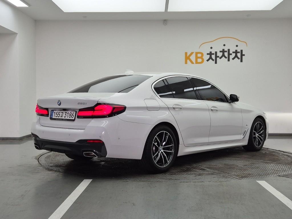 BMW 5 Series - Vista 4