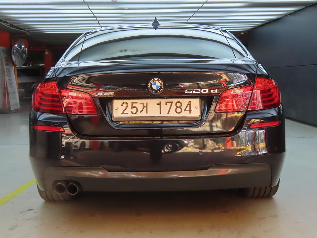 BMW 5 Series - Vista 4