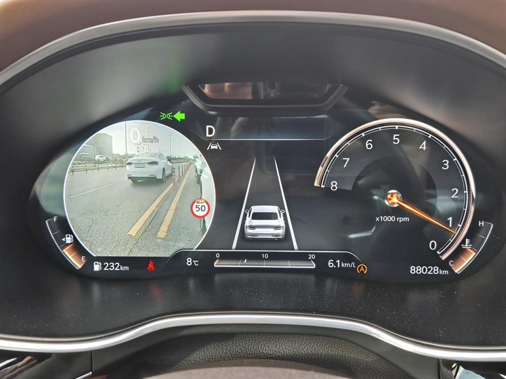 Genesis G80 - Vista 12