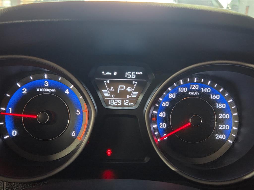 HYUNDAI Avante 2014 Plateado - Importación desde Corea - HF Imports Iquique - Foto 13