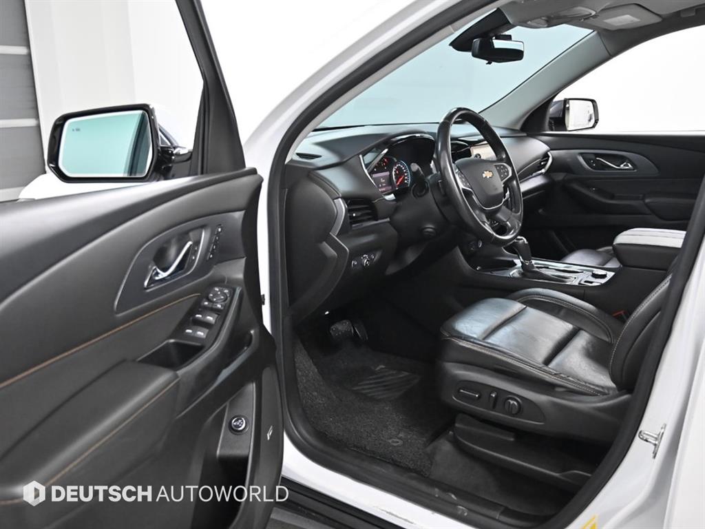 Chevrolet Travers - Vista 11