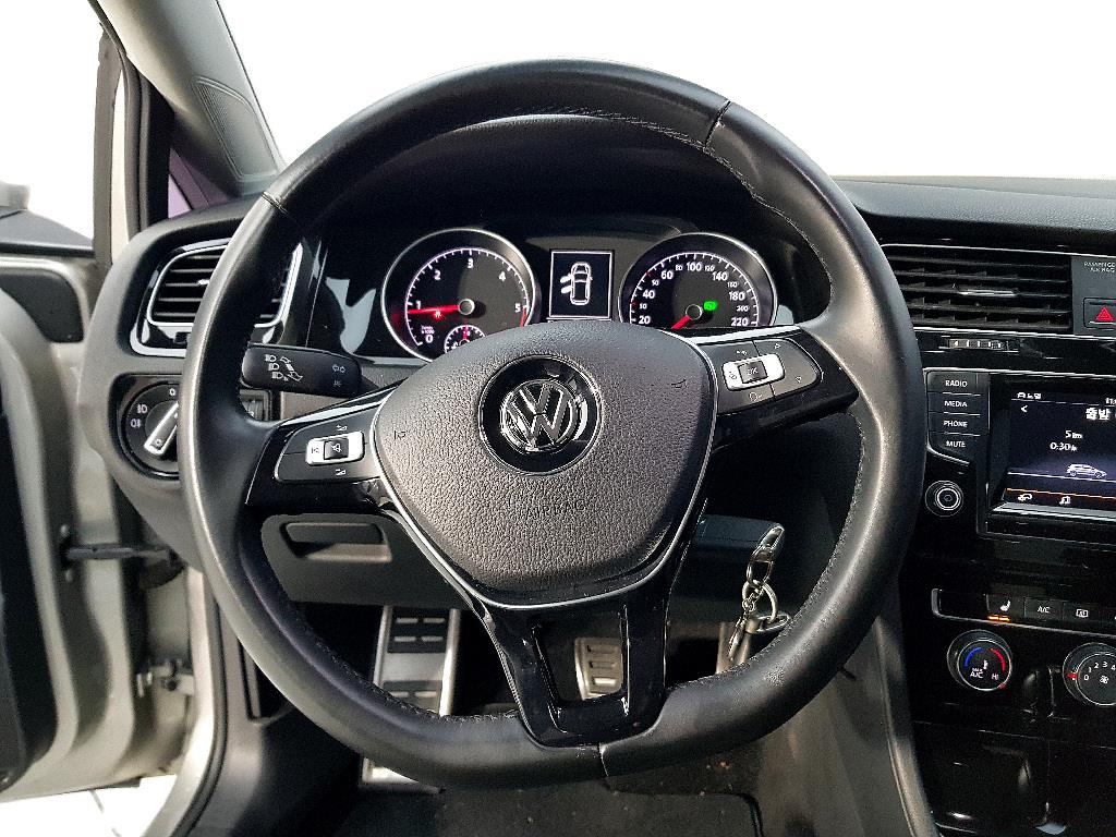 Volkswagen Golf - Vista 11