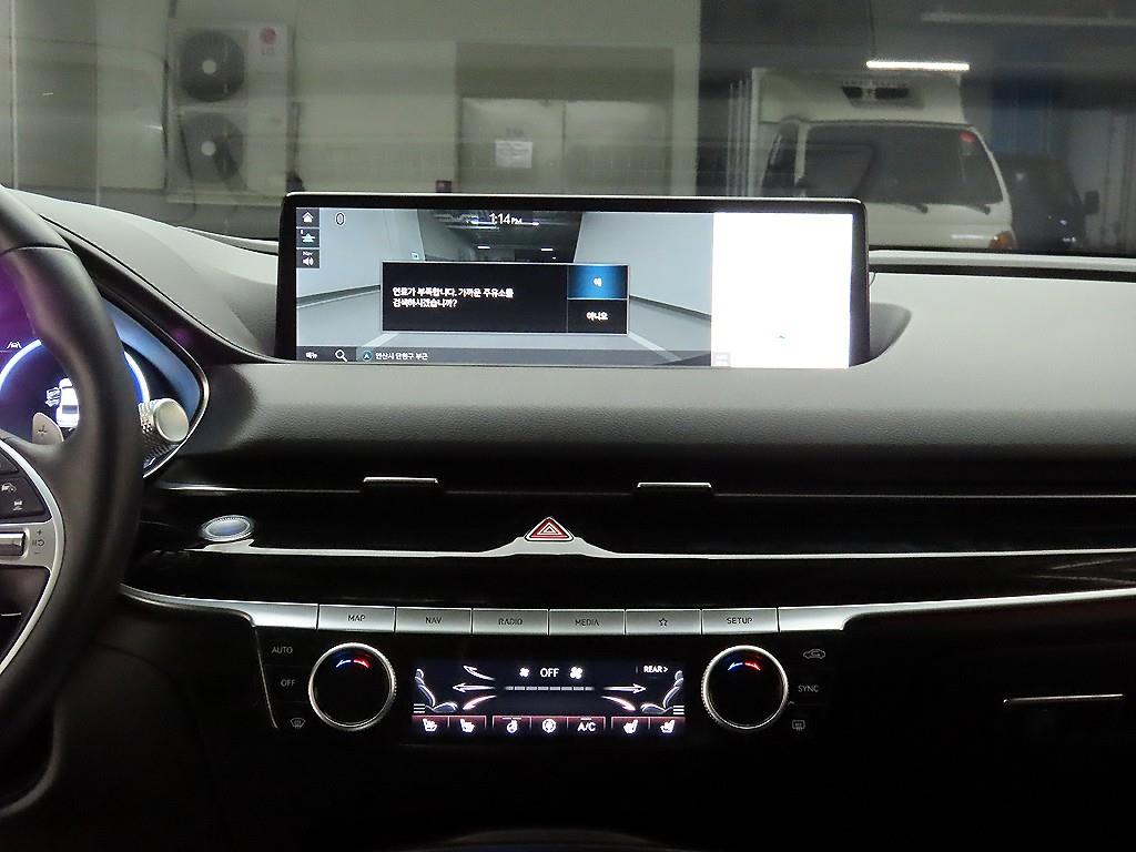 Genesis G80 - Vista 9