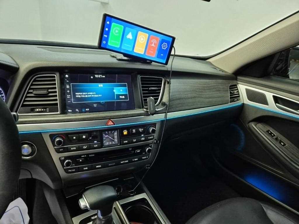 HYUNDAI Genesis - Vista 10
