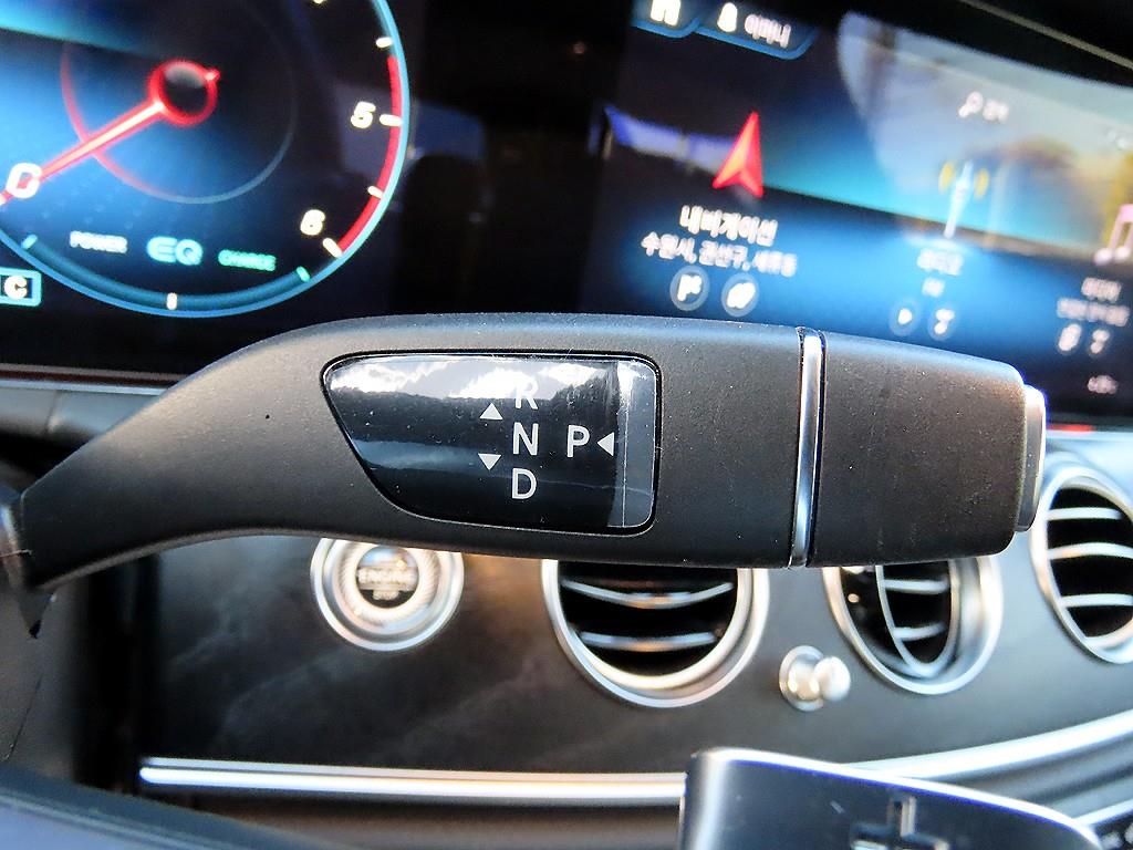 Mercedes Benz E class - Vista 11