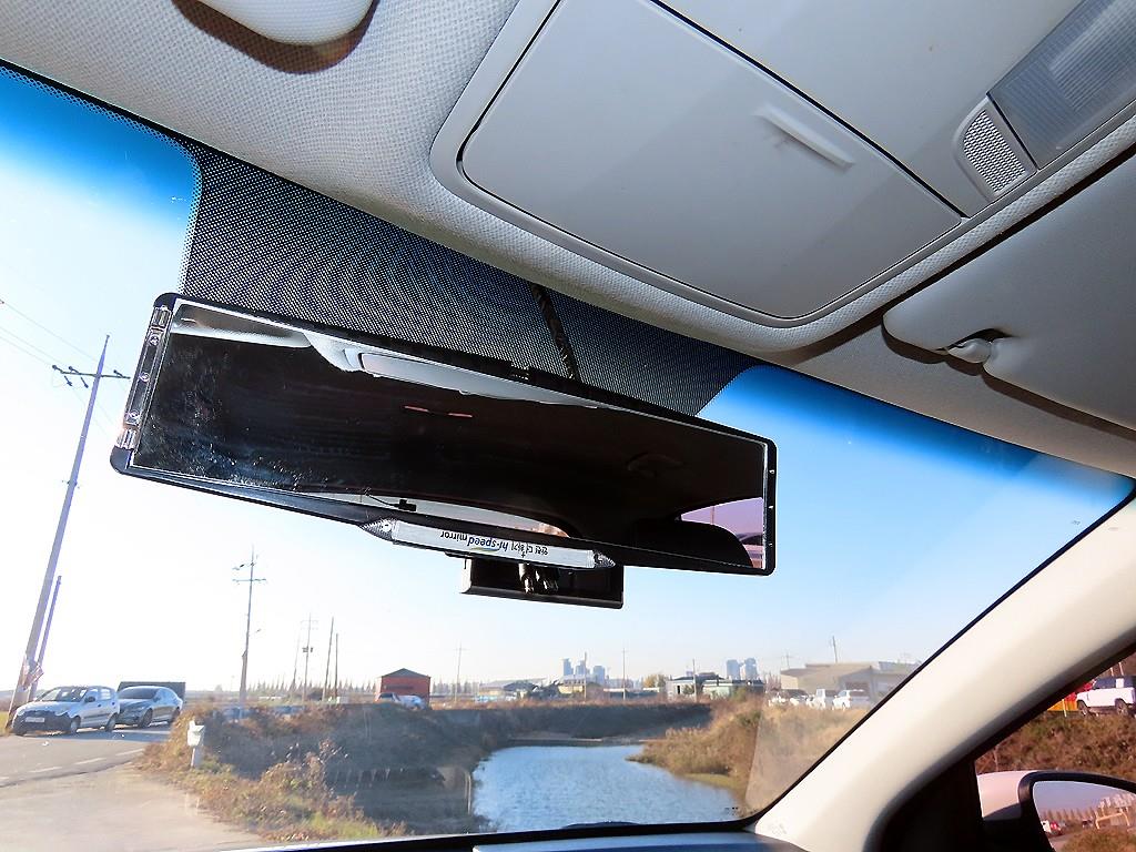 HYUNDAI Kona - Vista 12