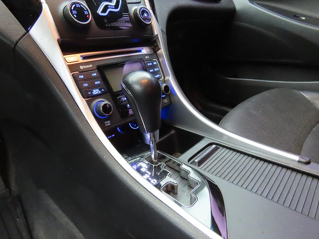 HYUNDAI Sonata - Vista 11