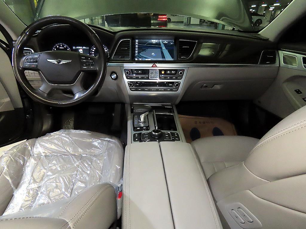 Genesis G80 - Vista 10