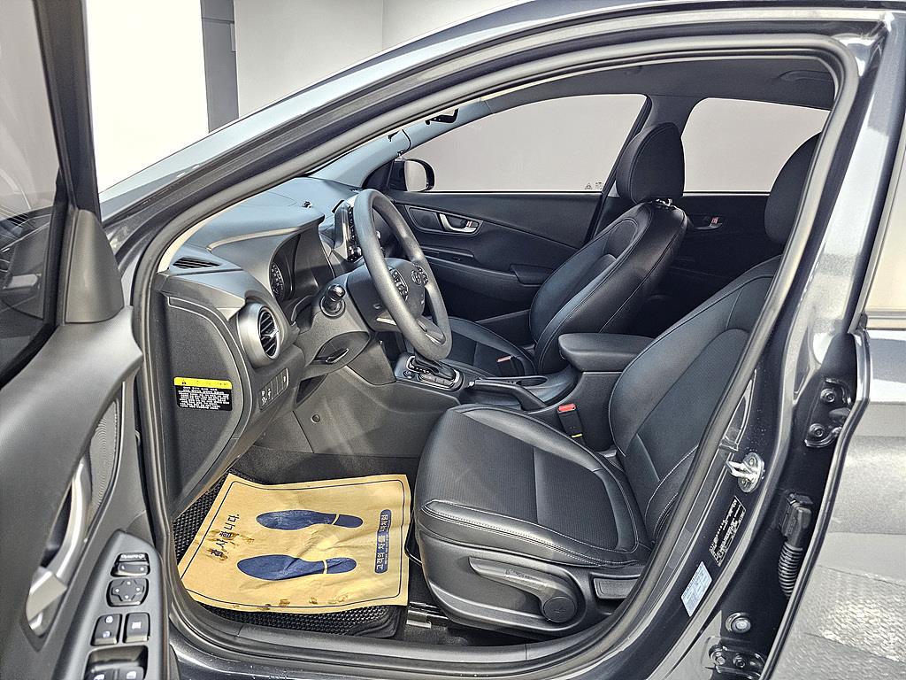 HYUNDAI Kona - Vista 8