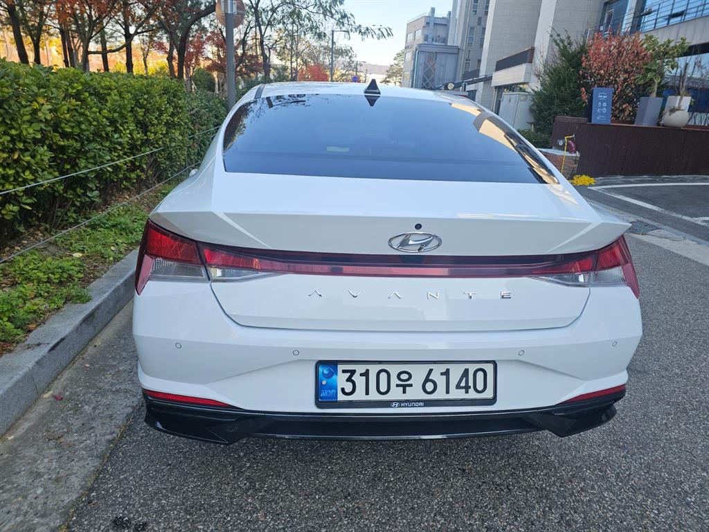 HYUNDAI Avante - Vista 5