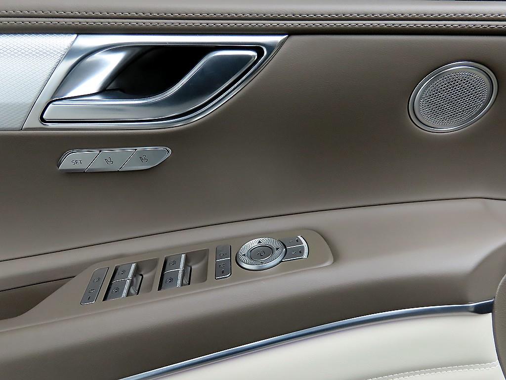 Genesis GV80 - Vista 10