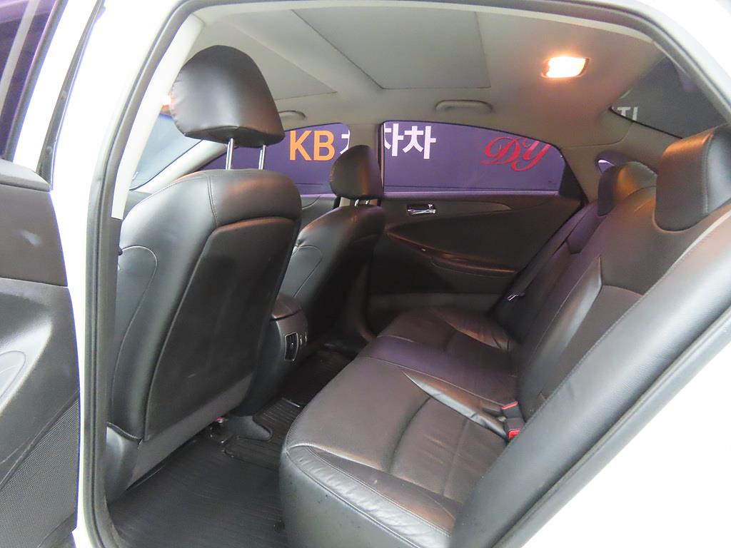 HYUNDAI Sonata - Vista 6