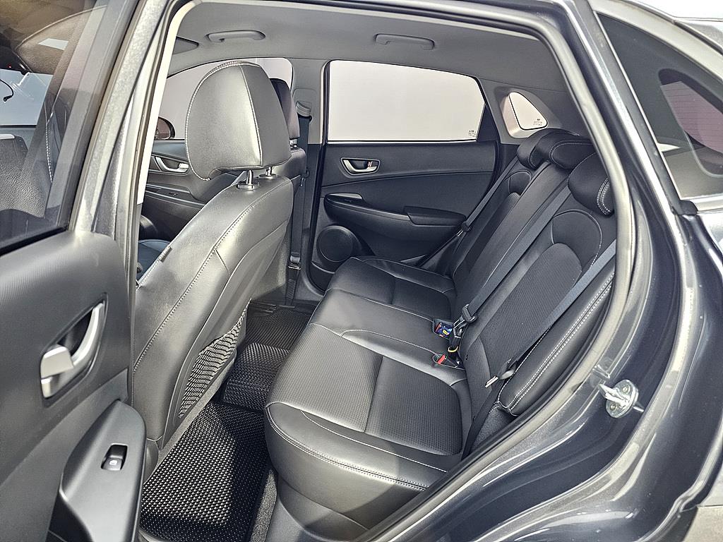 HYUNDAI Kona - Vista 9