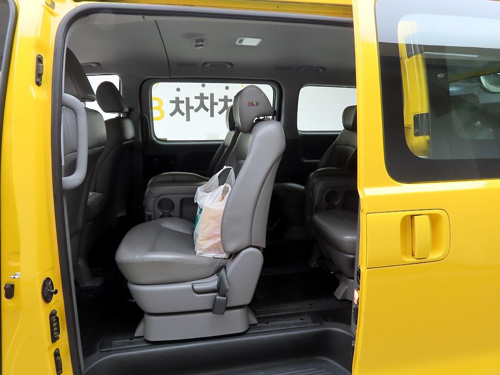 HYUNDAI Starex 2018 Amarillo - Importación desde Corea - HF Imports Iquique - Foto 14