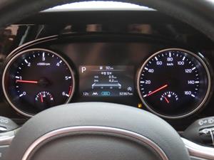 KIA Carnival - Vista 10