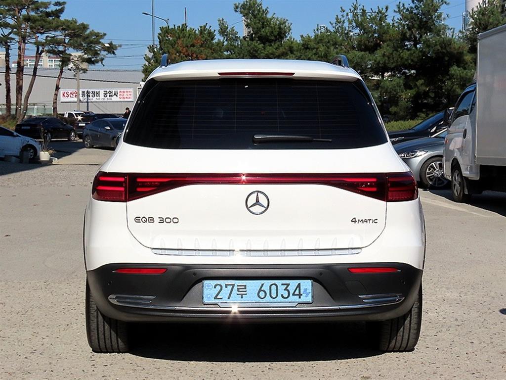Mercedes Benz EQB - Vista 4