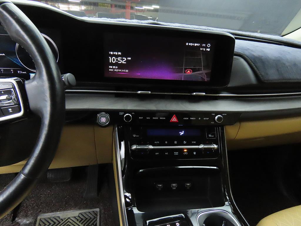 KIA Carnival - Vista 11