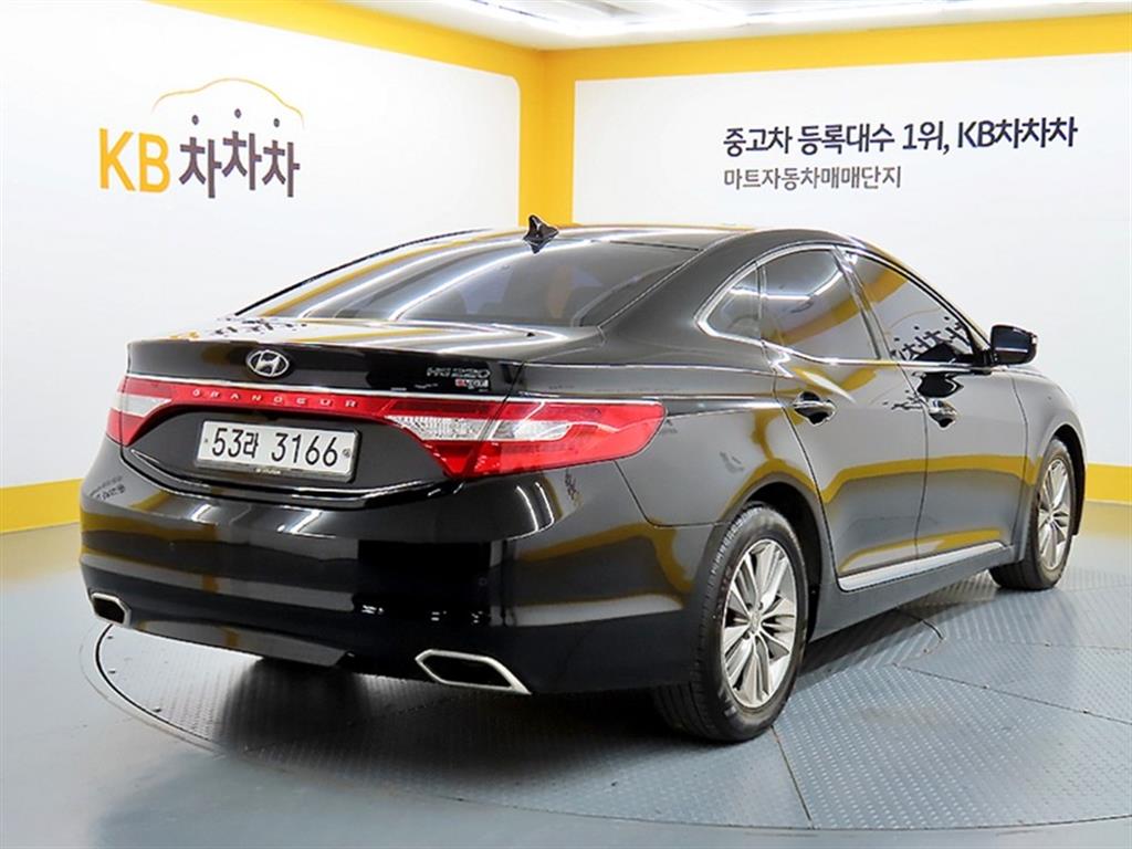 HYUNDAI Grandeur - Vista 4