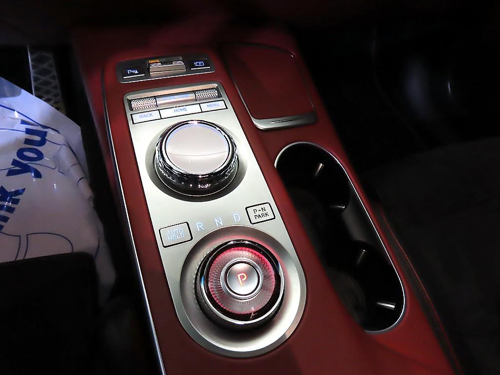 Genesis GV70 - Vista 12