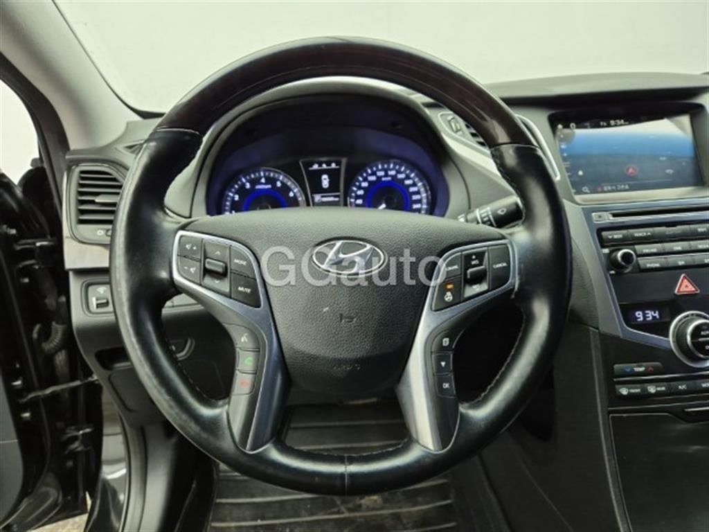 HYUNDAI Grandeur - Vista 9