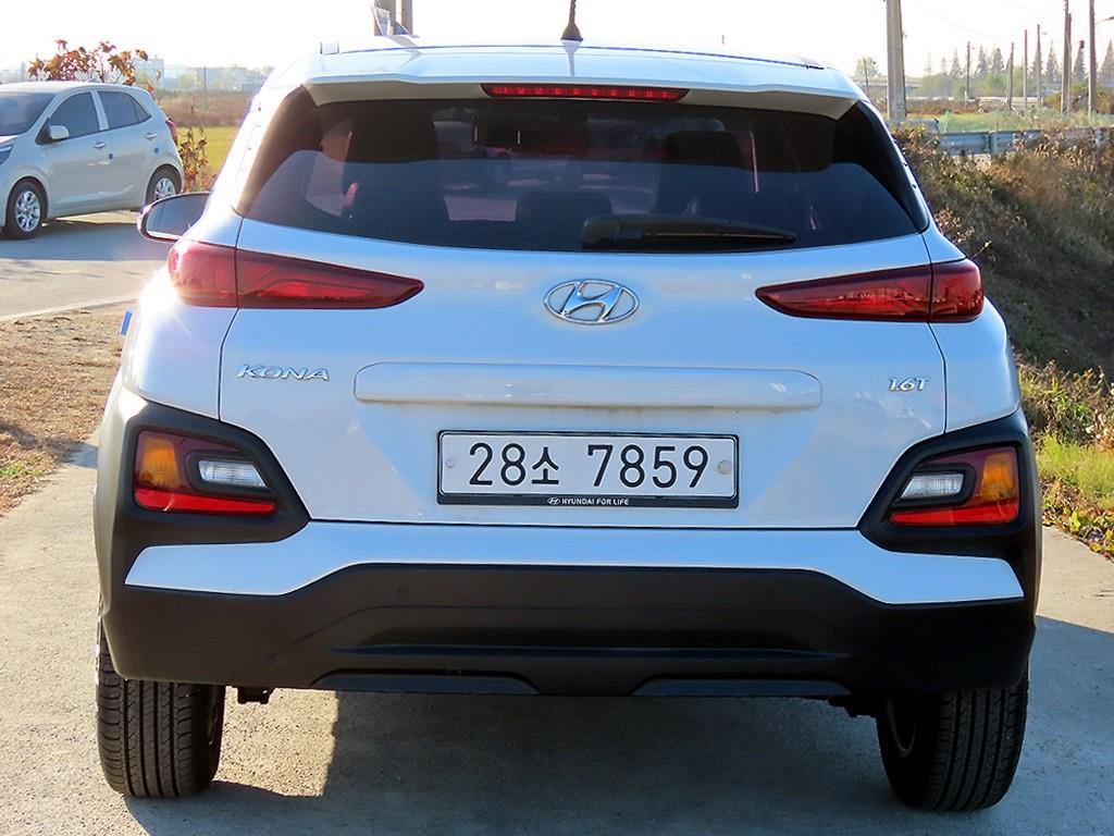 HYUNDAI Kona - Vista 4