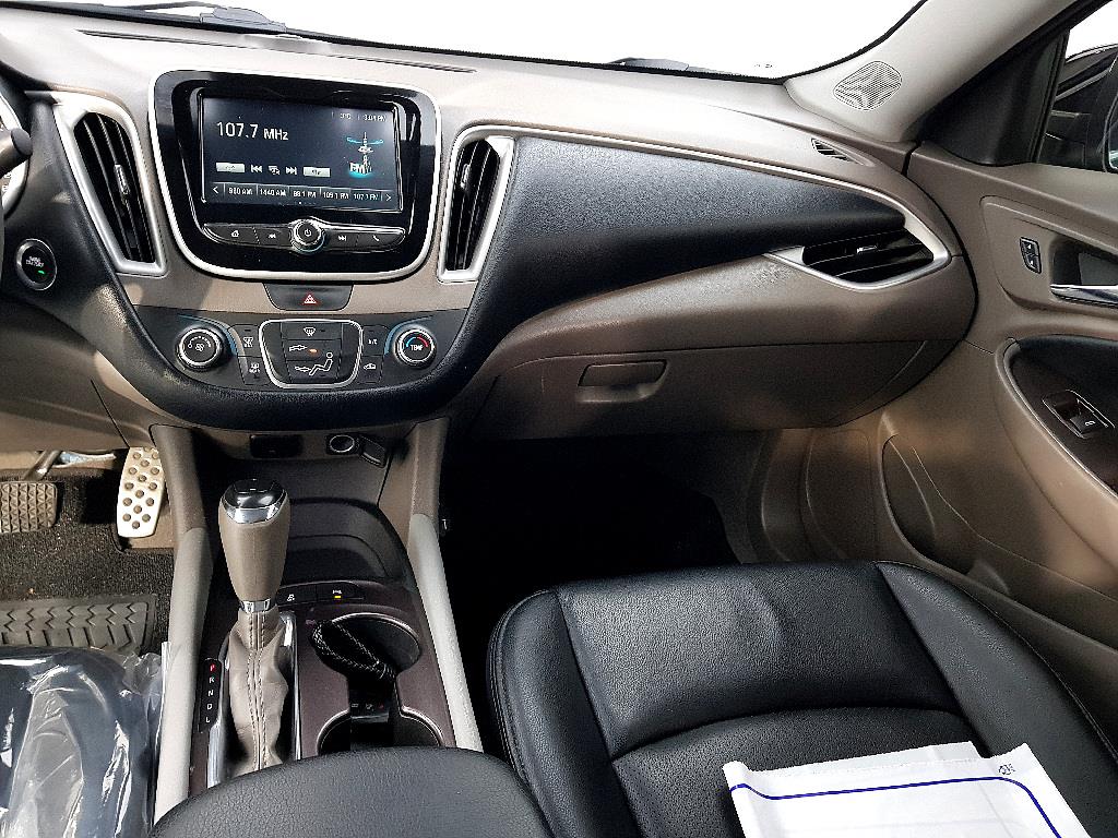 Chevrolet Malibu - Vista 10