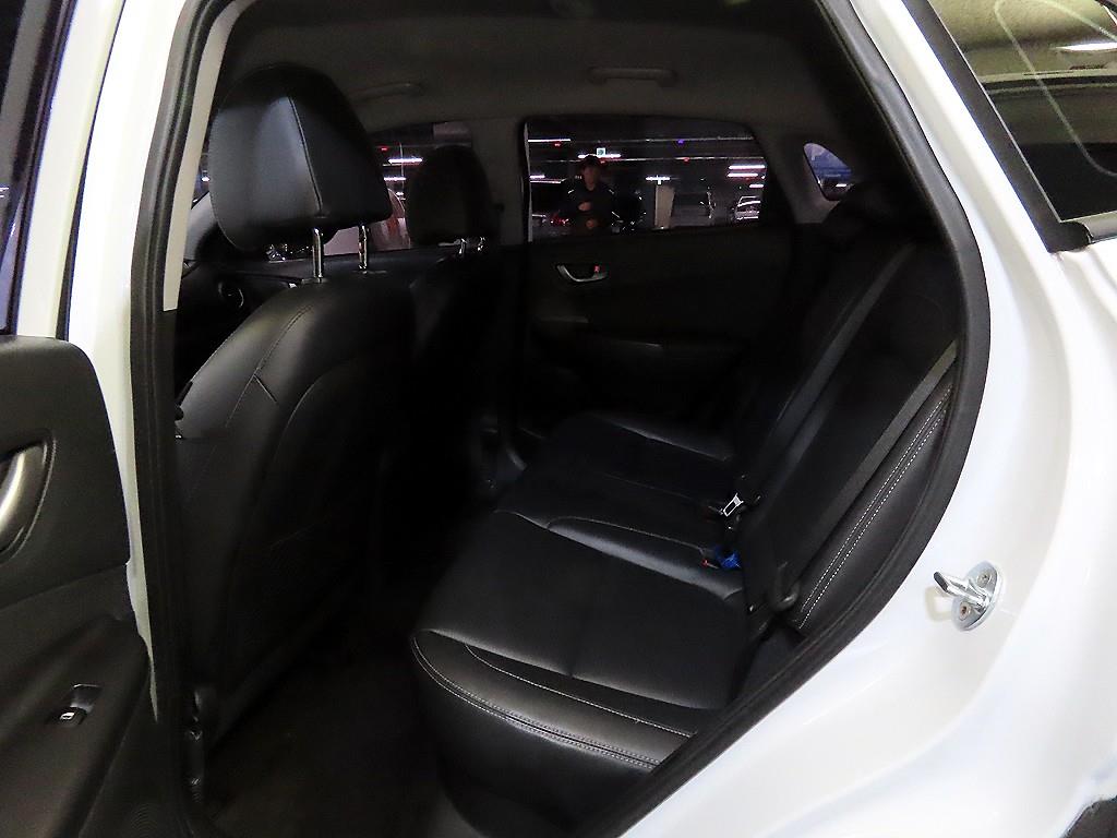 HYUNDAI Kona - Vista 7