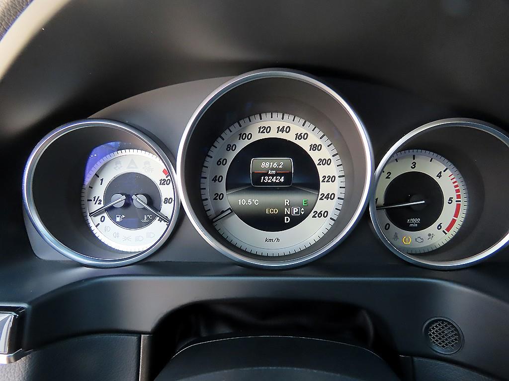 Mercedes Benz E class - Vista 9