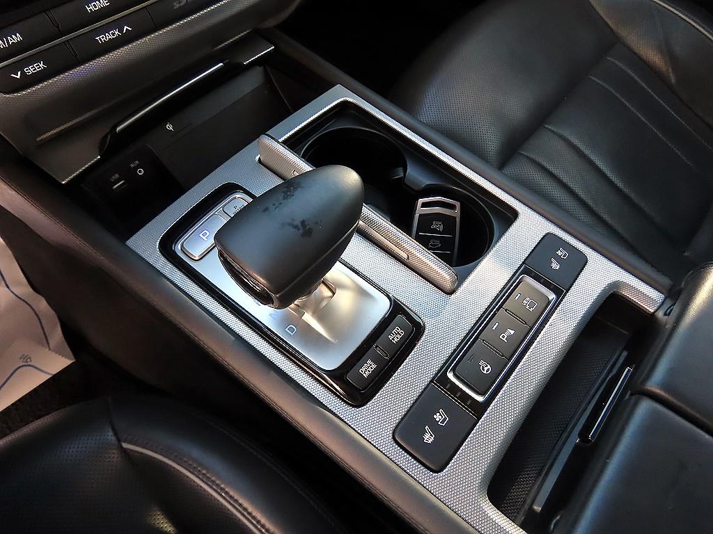 Genesis G80 - Vista 10