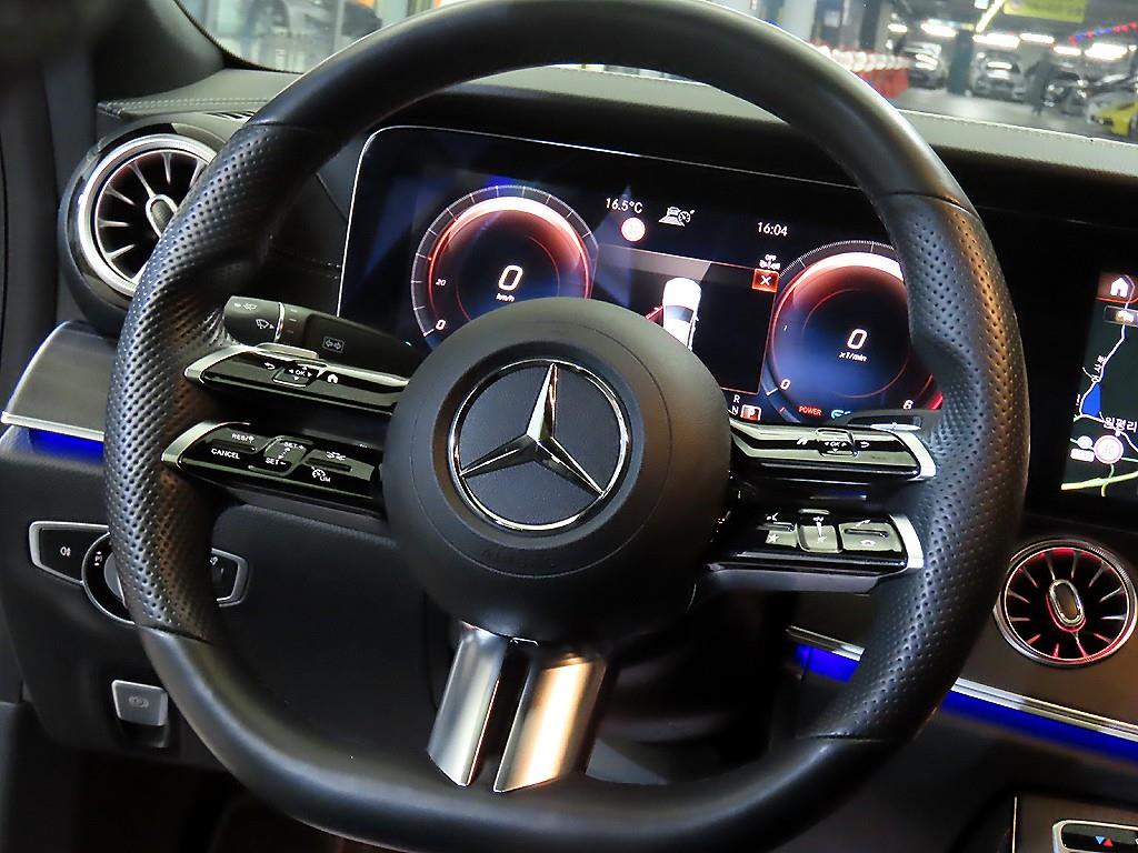 Mercedes Benz CLS Class - Vista 8