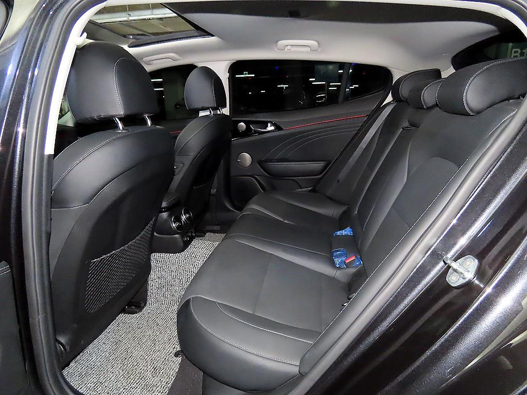 KIA Stinger - Vista 7