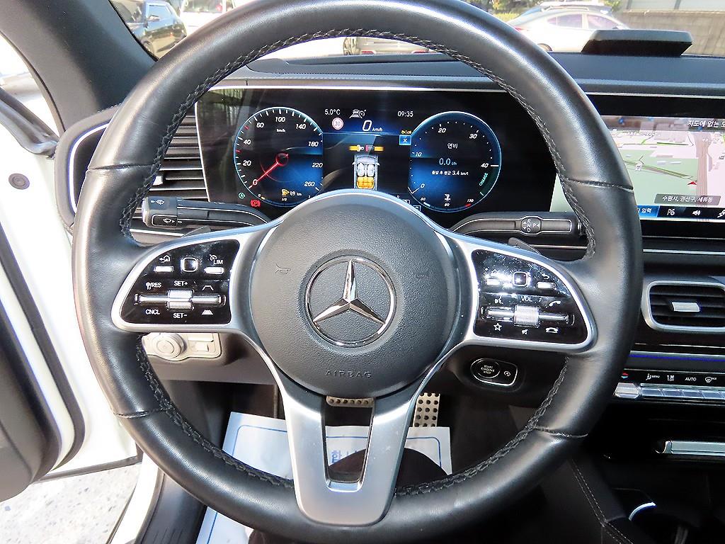 Mercedes Benz GLE Class - Vista 8