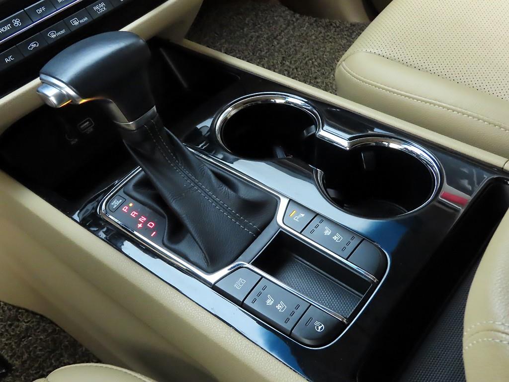 KIA Carnival - Vista 9