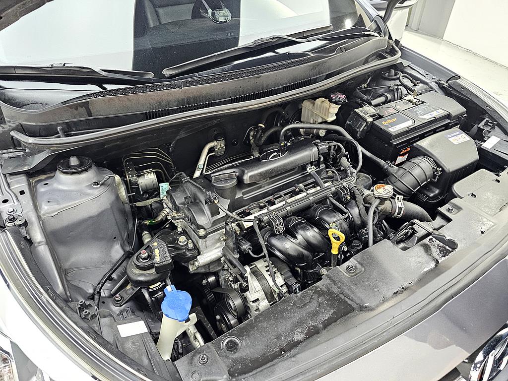 HYUNDAI Accent - Vista 6