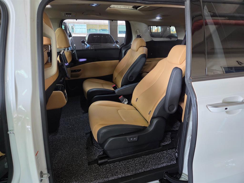 KIA Carnival - Vista 7