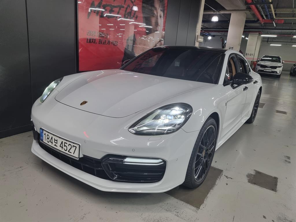 Porsche Panamera - Vista 3